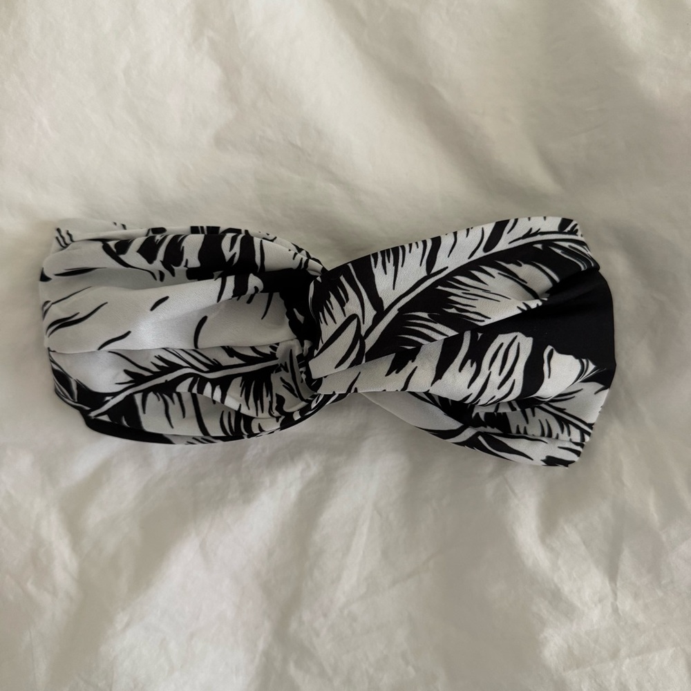 Zara Monochrome Leaf Pattern Headband